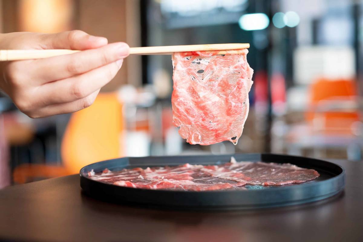 桂冠窩廚房,肉食料理,雪花牛肉丼食譜,椒鹽豬五花生菜包肉食譜,紅燒番茄牛肋條食譜