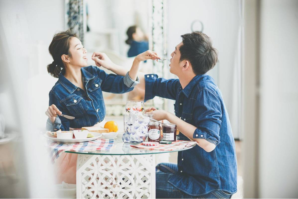 輕婚紗洋裝,輕婚紗洋裝推薦,輕婚紗洋裝購買,輕婚紗洋裝配件,輕婚紗洋裝搭配,唐葳